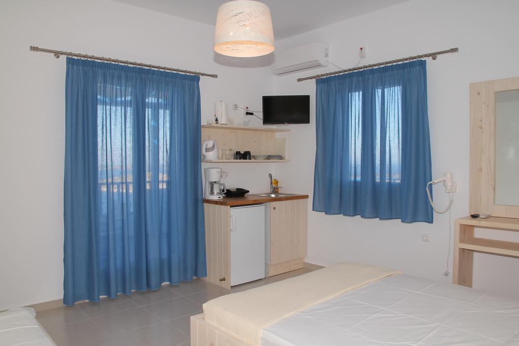 Meltemi Retreat Otel Irakleia  Dış mekan fotoğraf