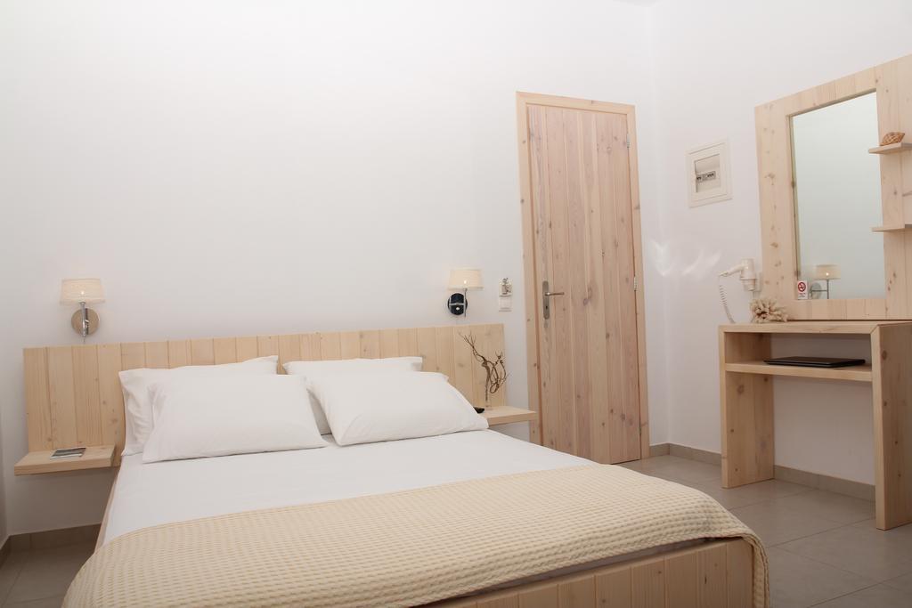 Meltemi Retreat Otel Irakleia  Dış mekan fotoğraf