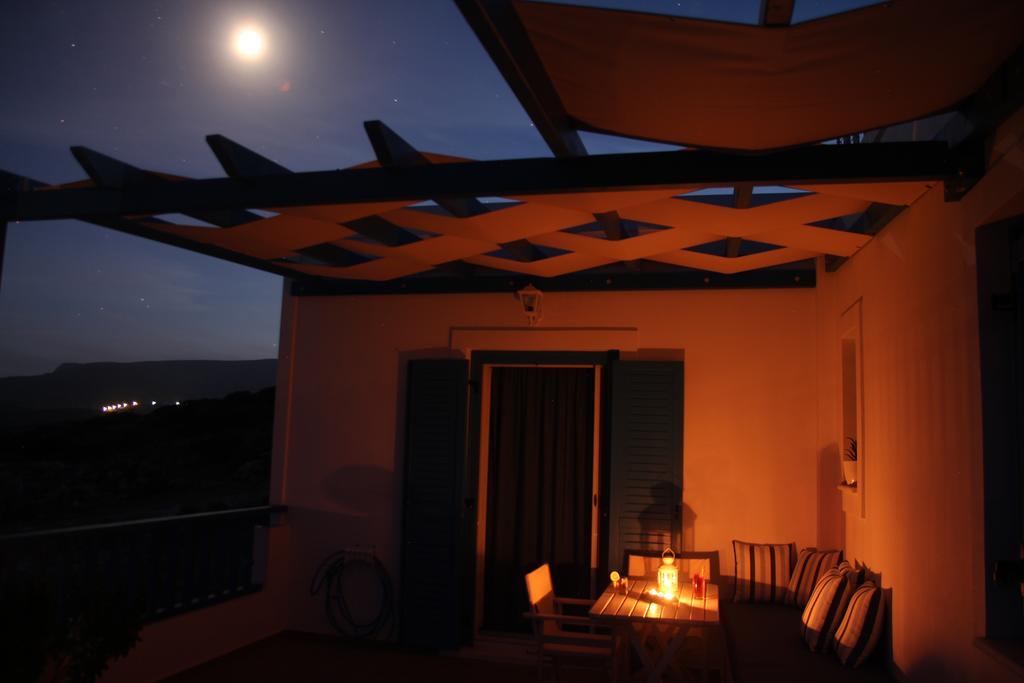 Meltemi Retreat Otel Irakleia  Dış mekan fotoğraf