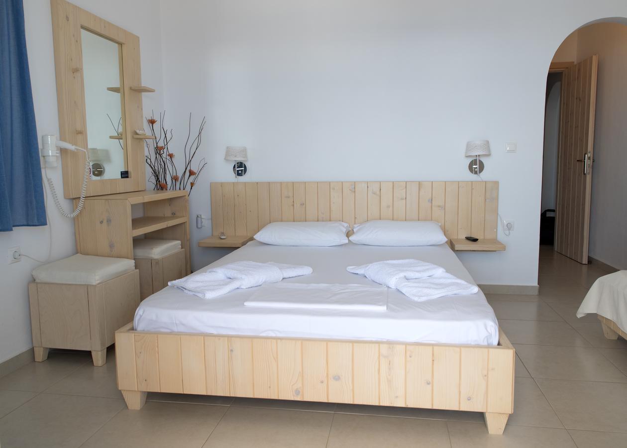 Meltemi Retreat Otel Irakleia  Dış mekan fotoğraf